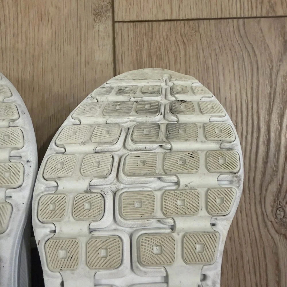 ALO Runner White Sneakers Womens Size 6.5 - Picture 13 of 16